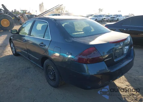 2007 Honda Accord 2.4 Lx z USA, uszkodzony, nr VIN 1HGCM56467A152184